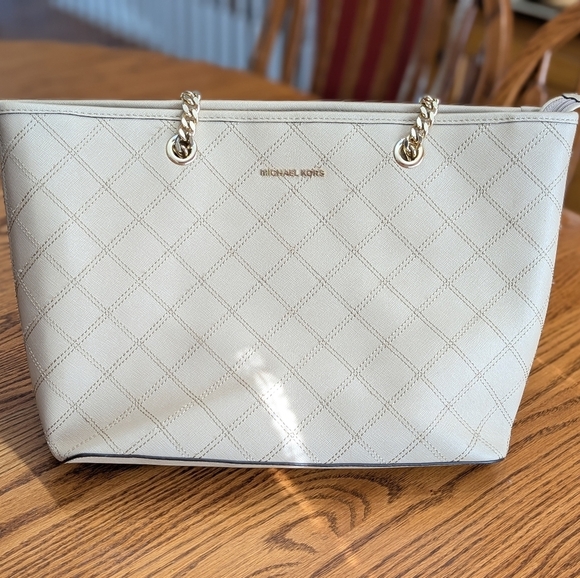 Michael Kors Handbags - Michael Kors Jet Set Quilted Saffiano Leather Tote – Beige/Gold